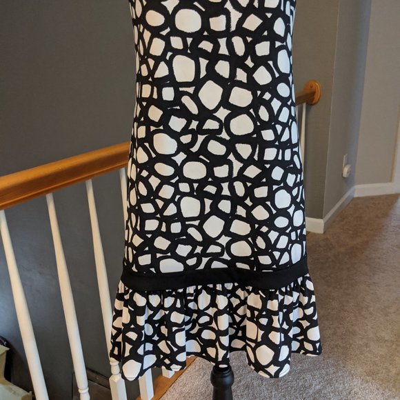 ✨ BCBGMaxazria black & cream print flounce dress Small - Picture 3 of 11
